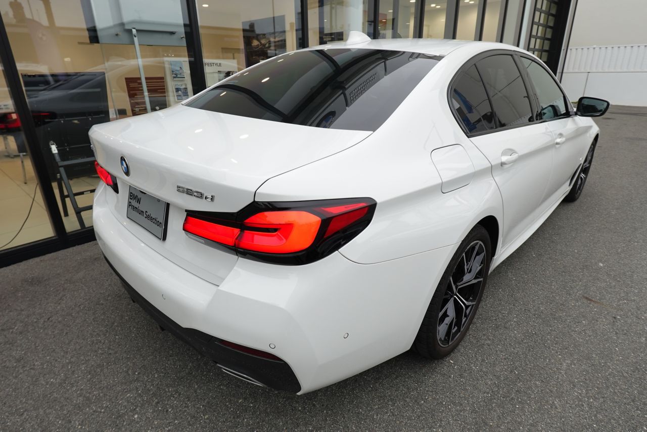 520d xDrive Sedan RHD