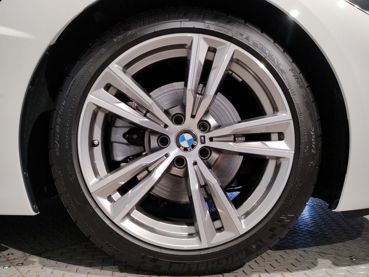 G29 z4 sDrive20i RHD