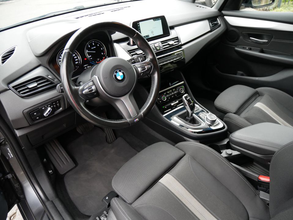 BMW 218