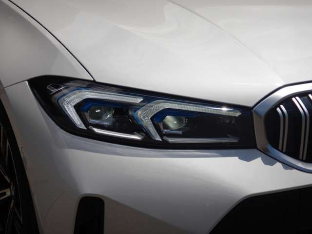 320d xDrive Berline RHD