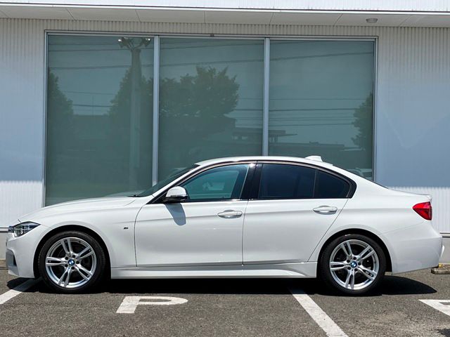 320I SEDAN RHD