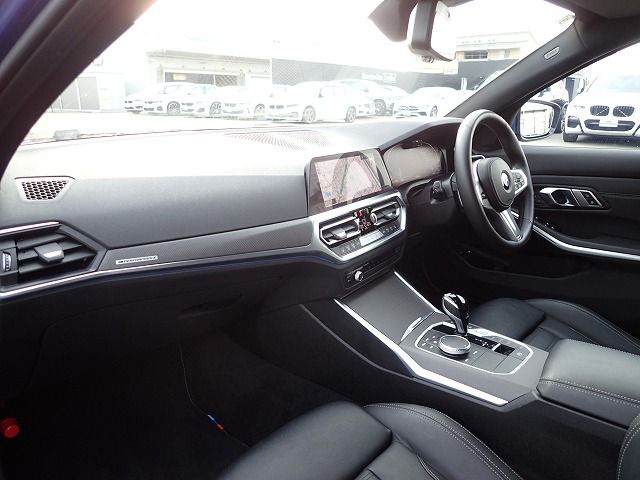 G20 330e Saloon RHD