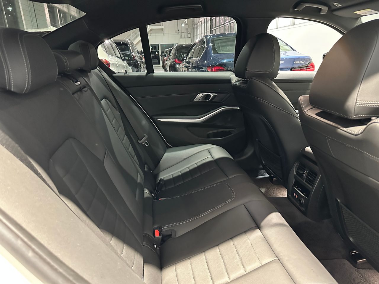 G20 330e Saloon RHD