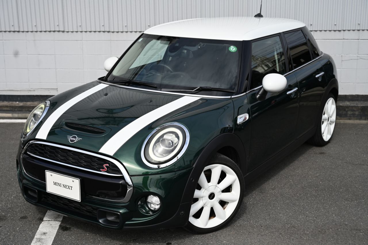 THE NEW MINI COOPER S 5 DOOR.