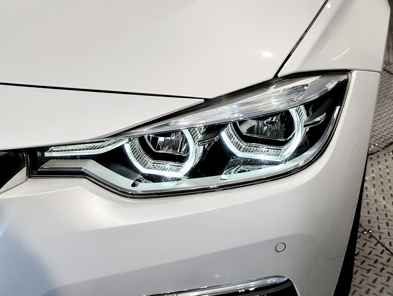 318I TOURING RHD