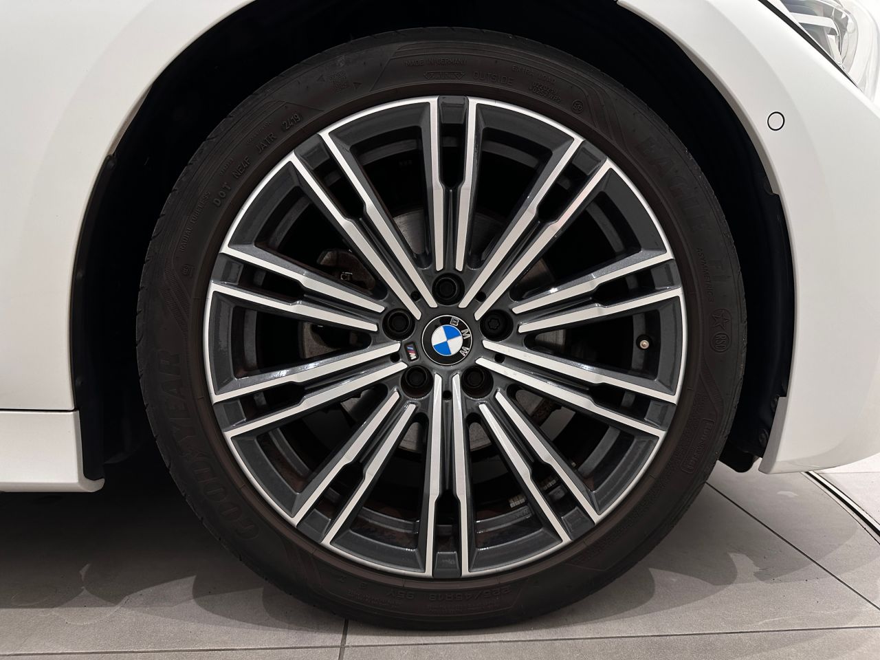 G20 320d xDrive RHD Saloon