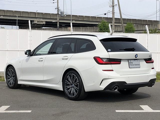 G21 320i RHD