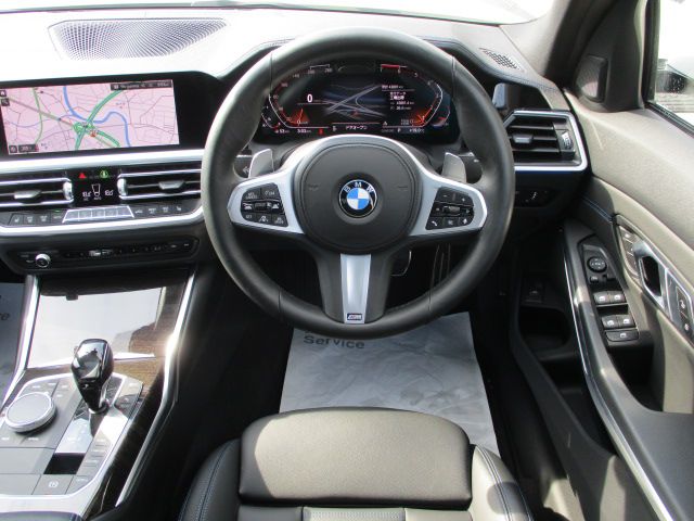 320i Sedan RHD