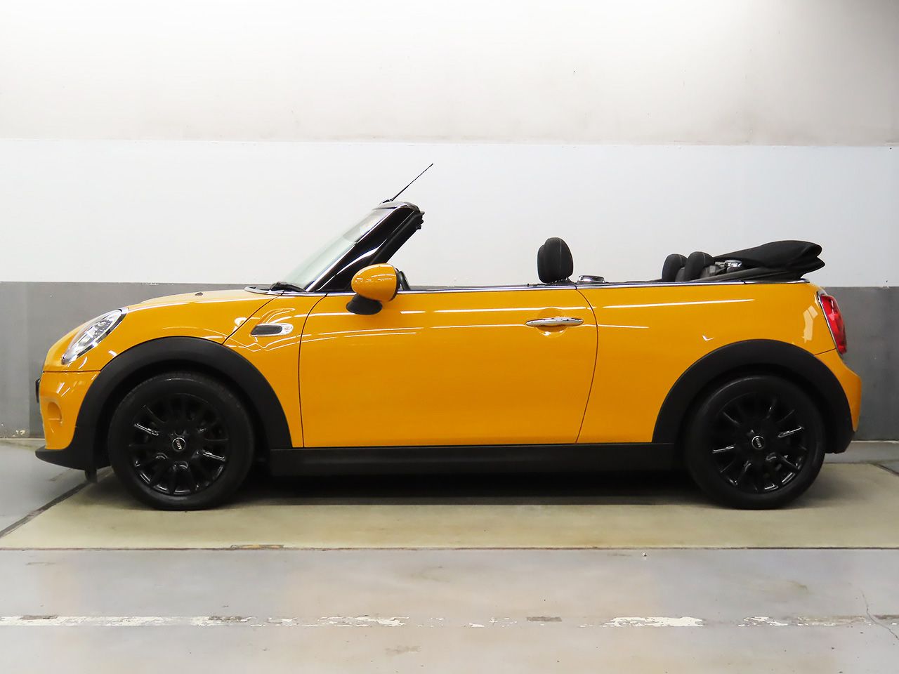 MINI CONVERTIBLE COOPER