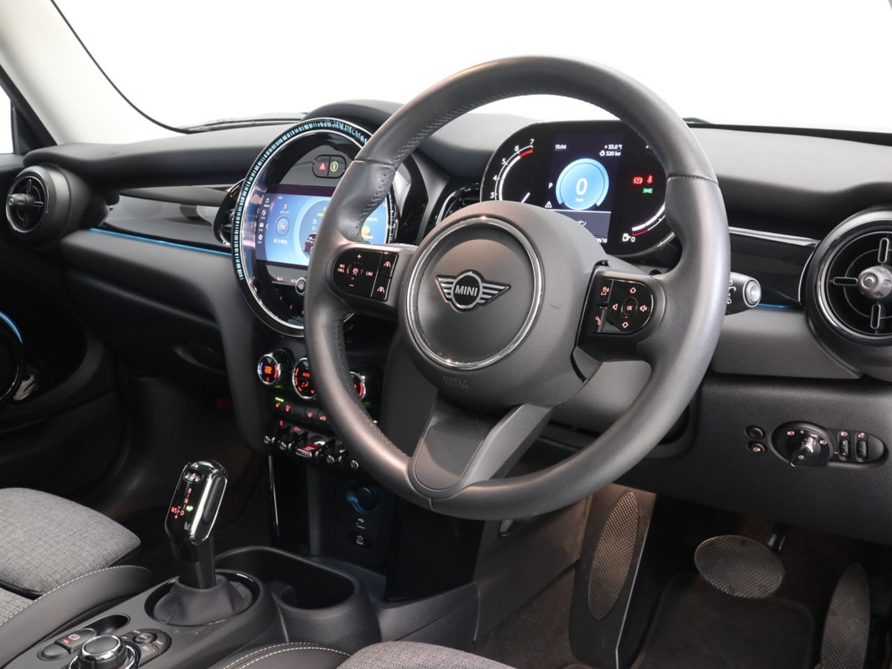 MINI Cooper F56 RHD