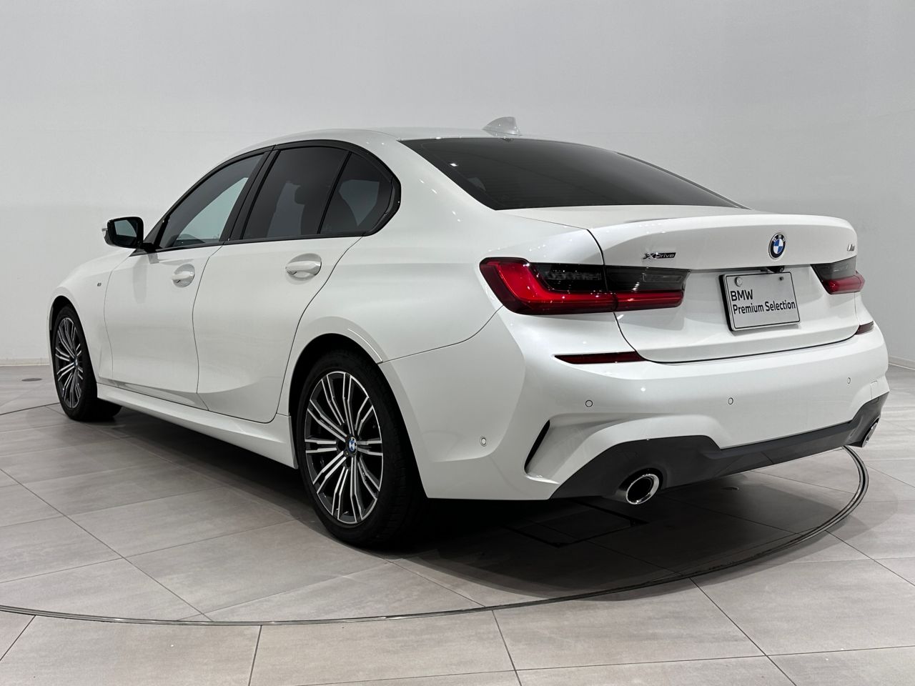 G20 320d xDrive RHD Saloon