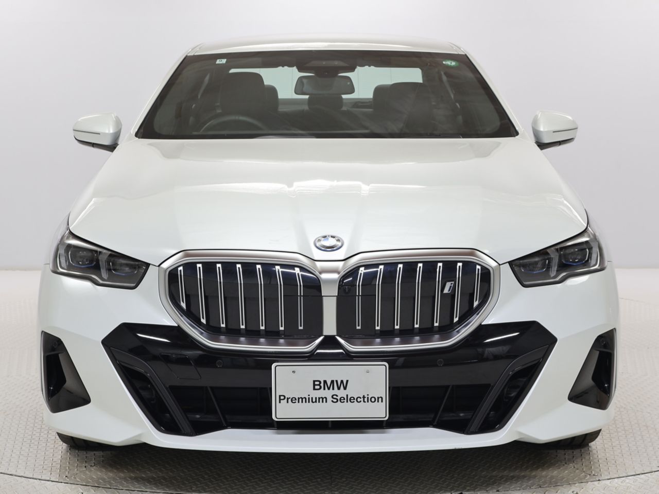 BMW i5 eDrive40 Sedan RHD
