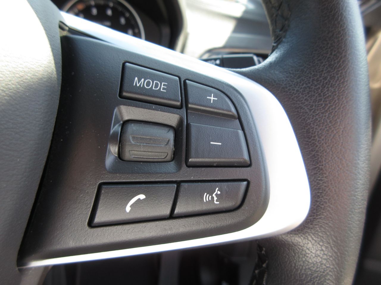 X1 sDrive18i RHD