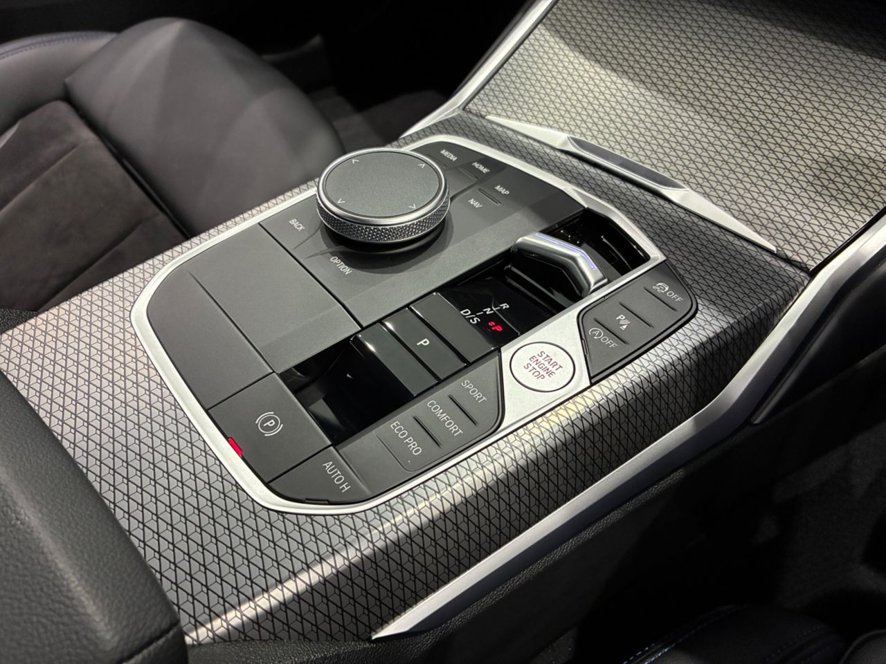 G20 320i Saloon LCI RHD MX