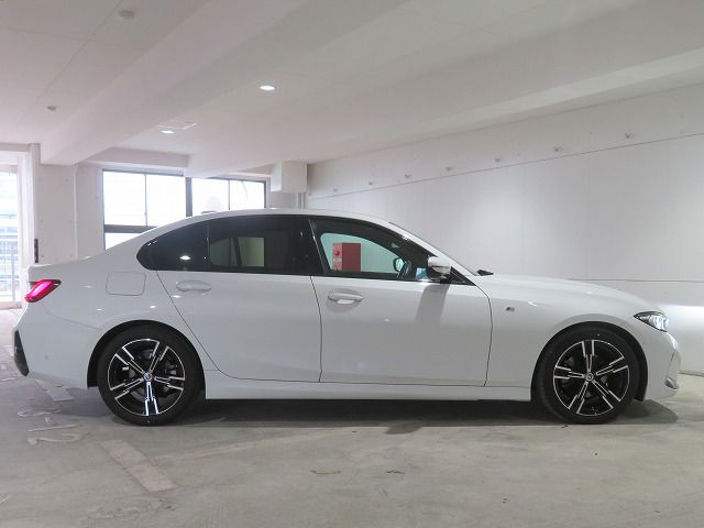 320d xDrive Berline RHD