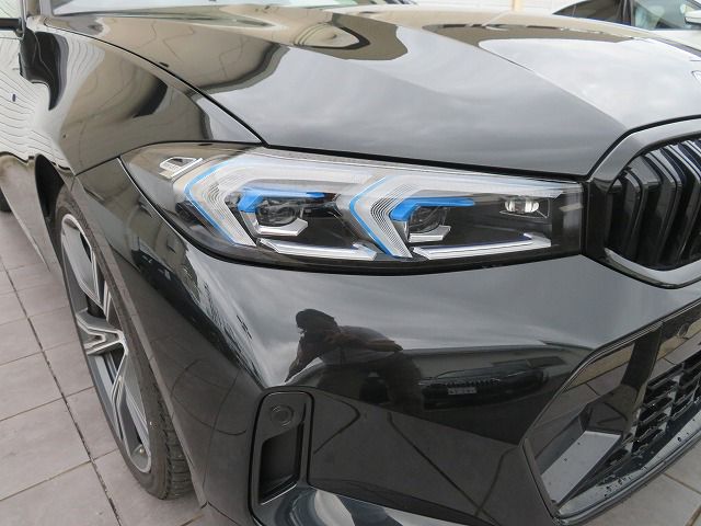 320d xDrive Berline RHD