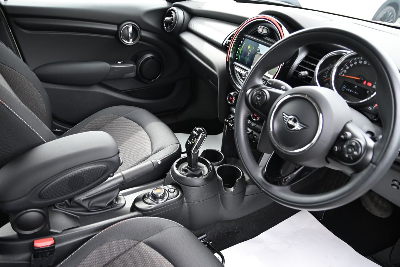 F55 MINI Cooper 5-Door Hatch LCI