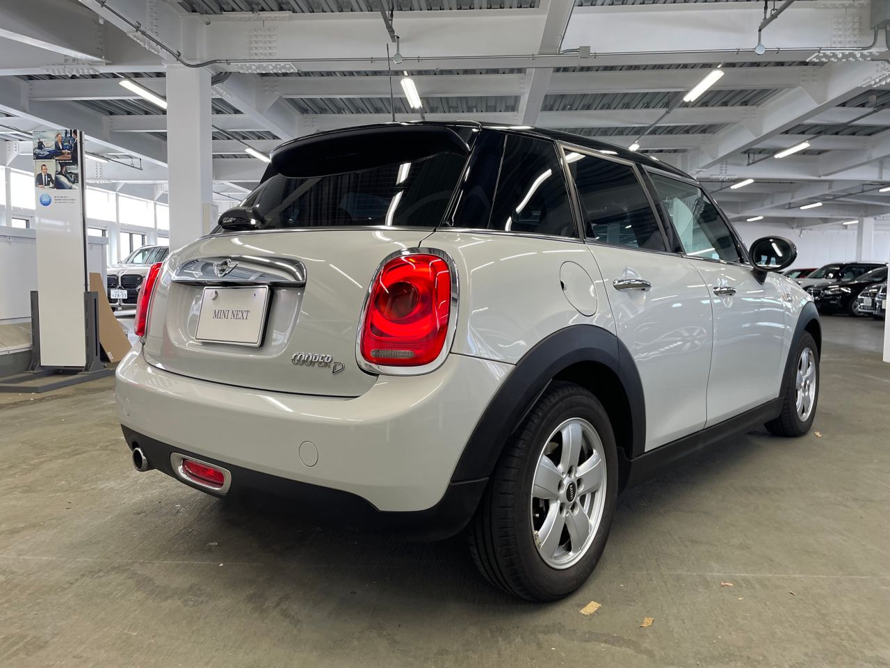 F55 COOPER D (AT)