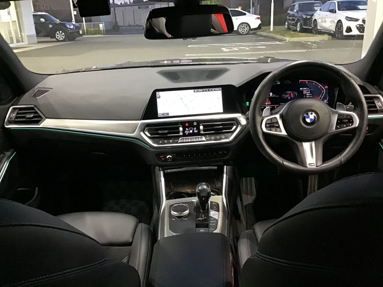320i Sedan RHD