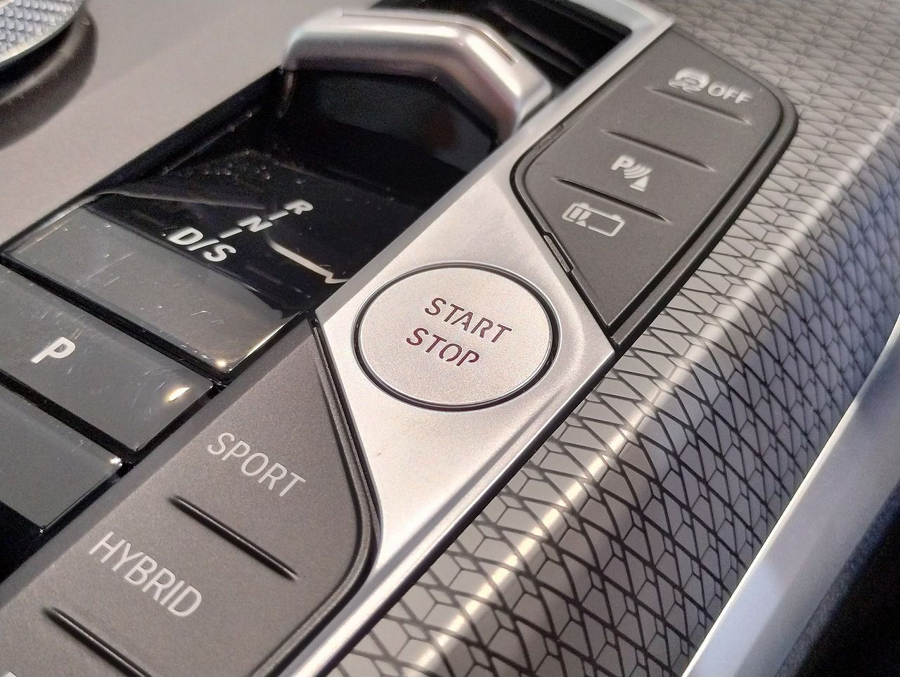 G20 330e Saloon LCI RHD MX