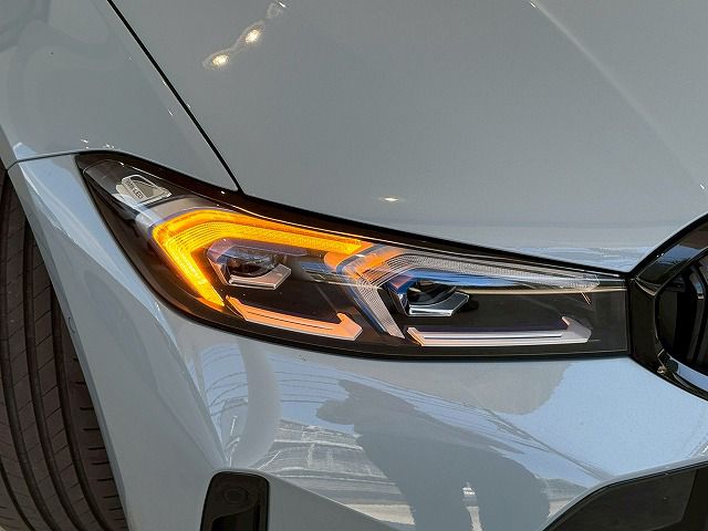 320d xDrive Berline RHD