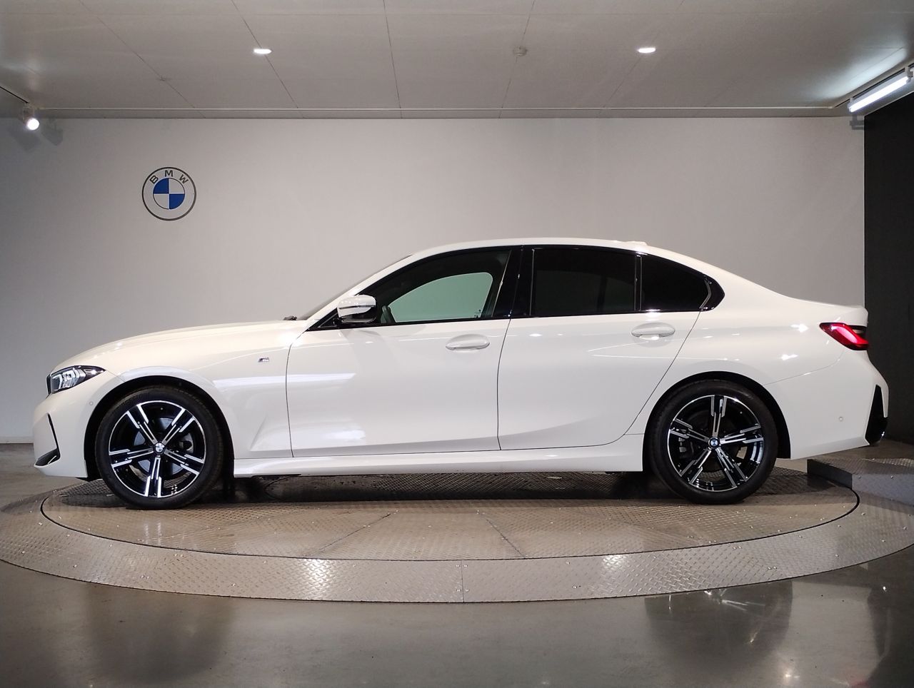 320d xDrive Berline RHD