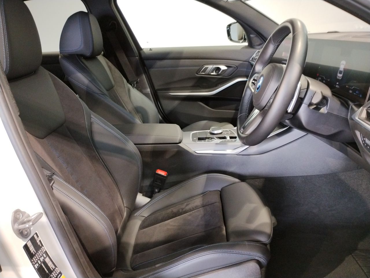 G20 330e Saloon LCI RHD MX