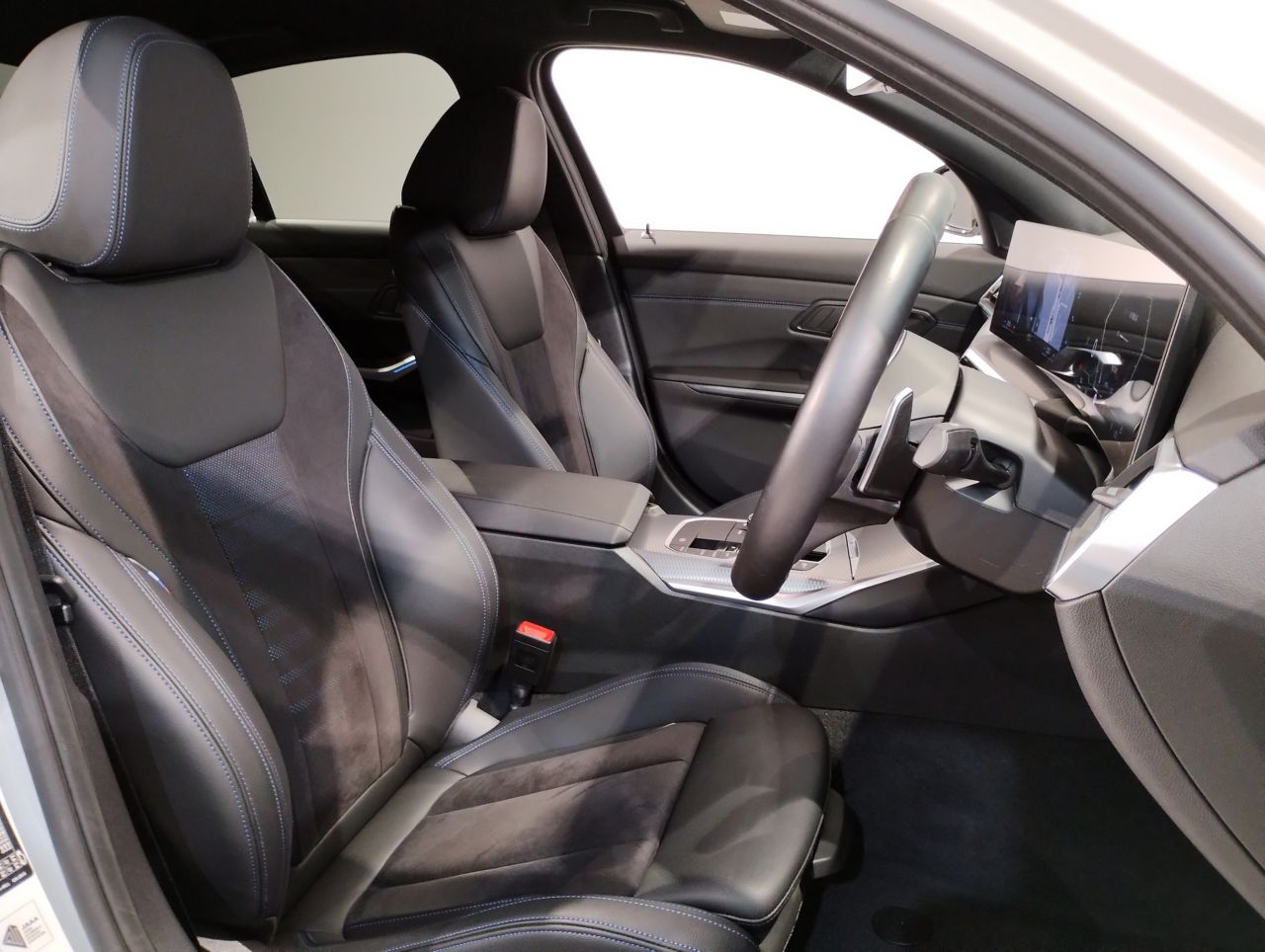 G20 320i Saloon LCI RHD MX