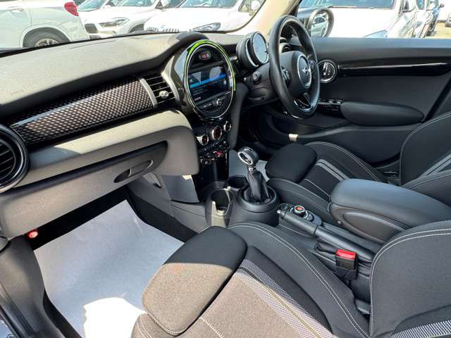 F55 COOPER S D(AT)