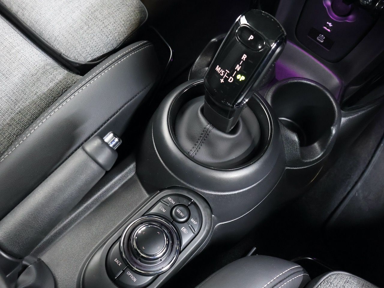 MINI Cooper F56 RHD