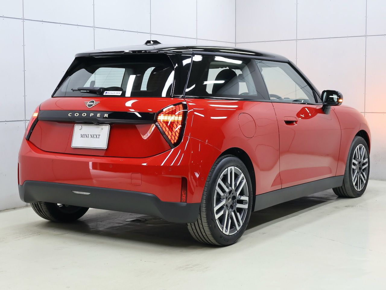 J01 MINI Cooper E
