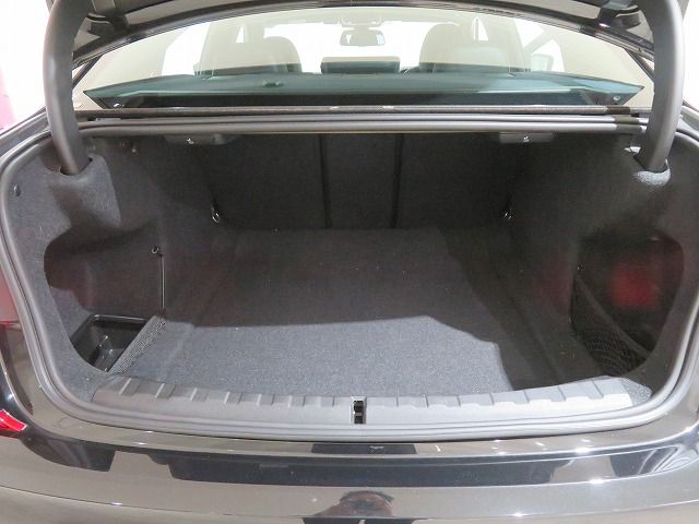 G20 320i Saloon RHD TU