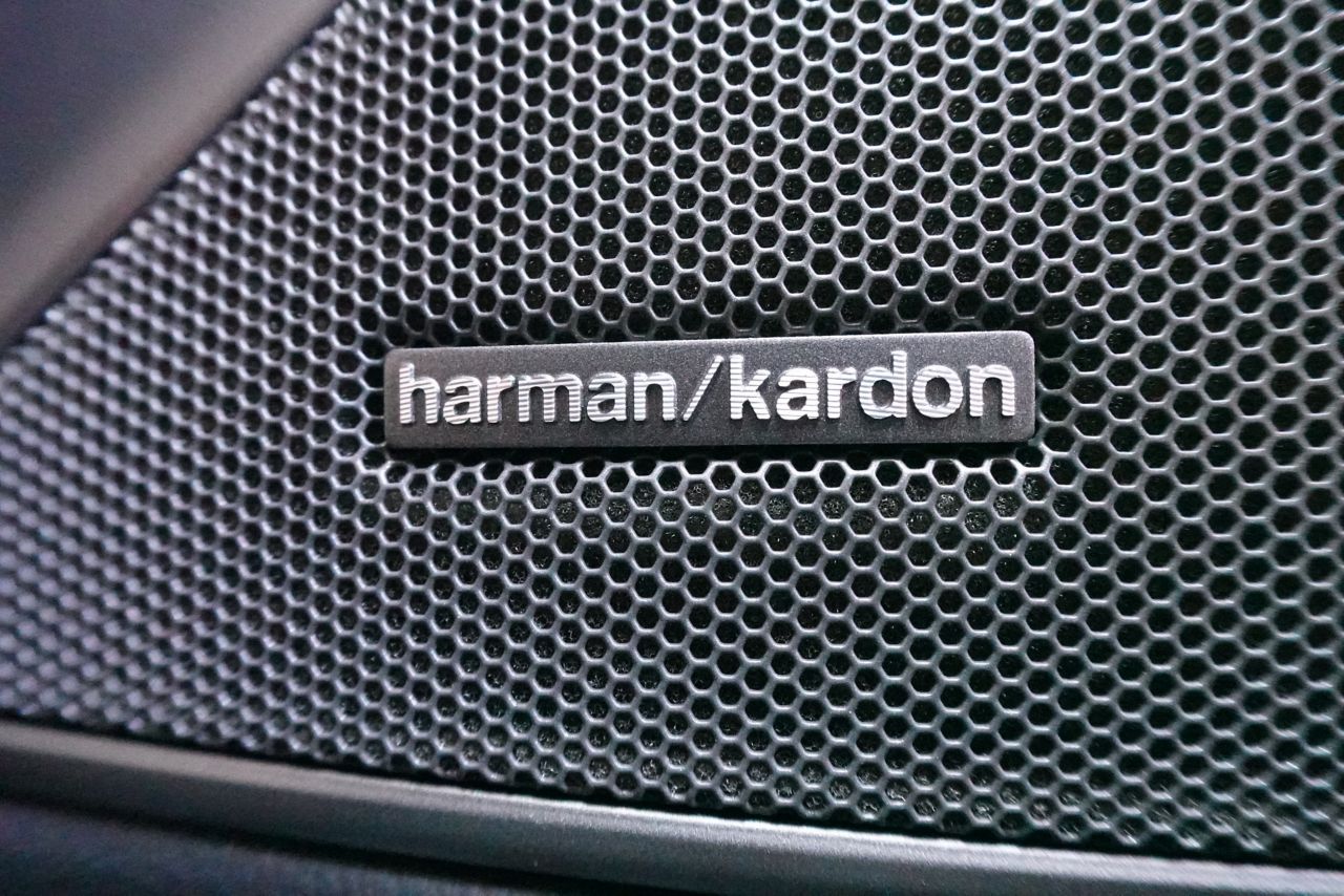 320d xDrive Berline RHD