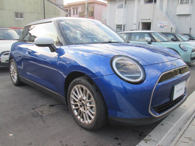 J01 MINI Cooper SE