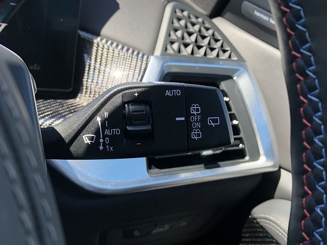 X5 M60i xDrive RHD