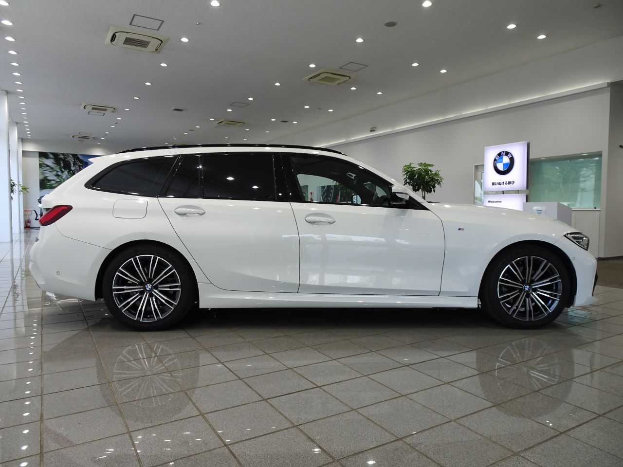 G21 320i RHD