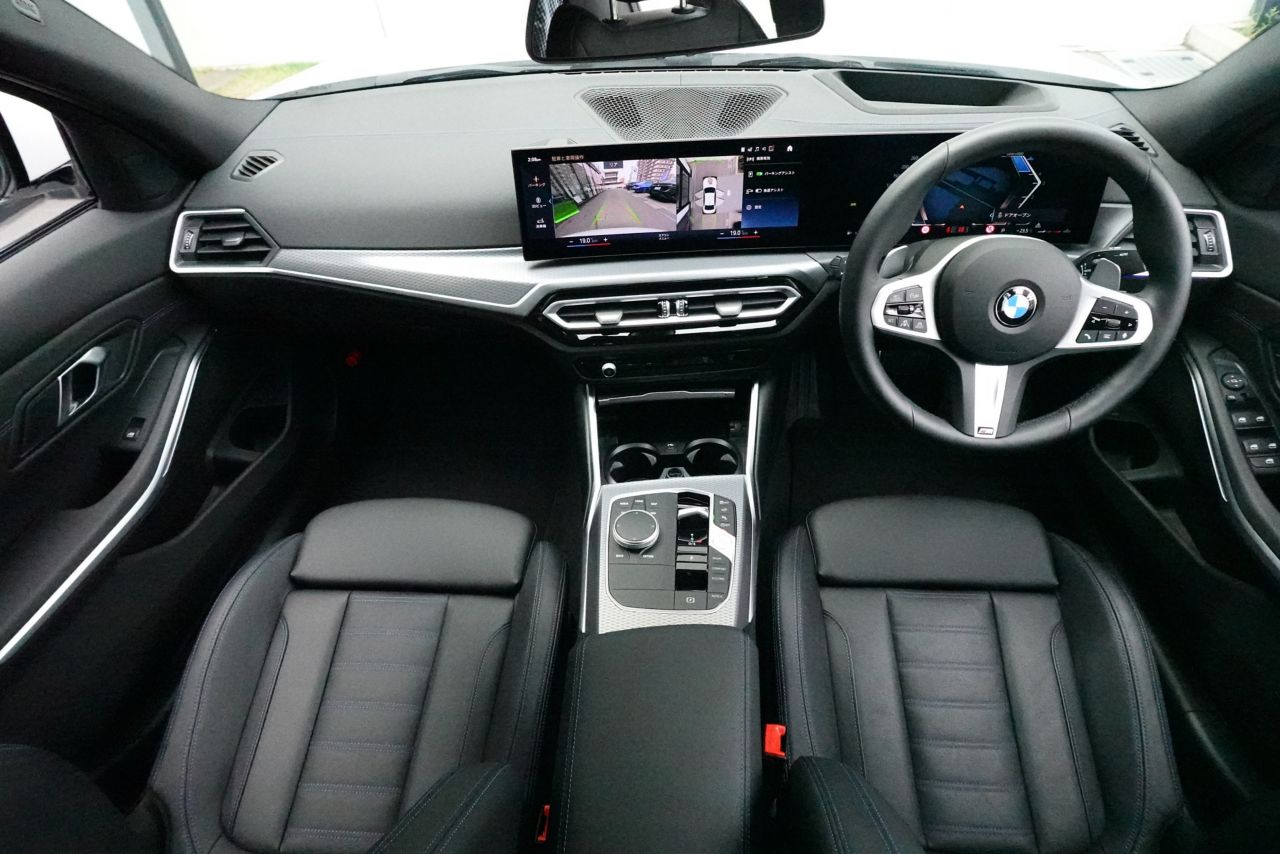 320d xDrive Berline RHD