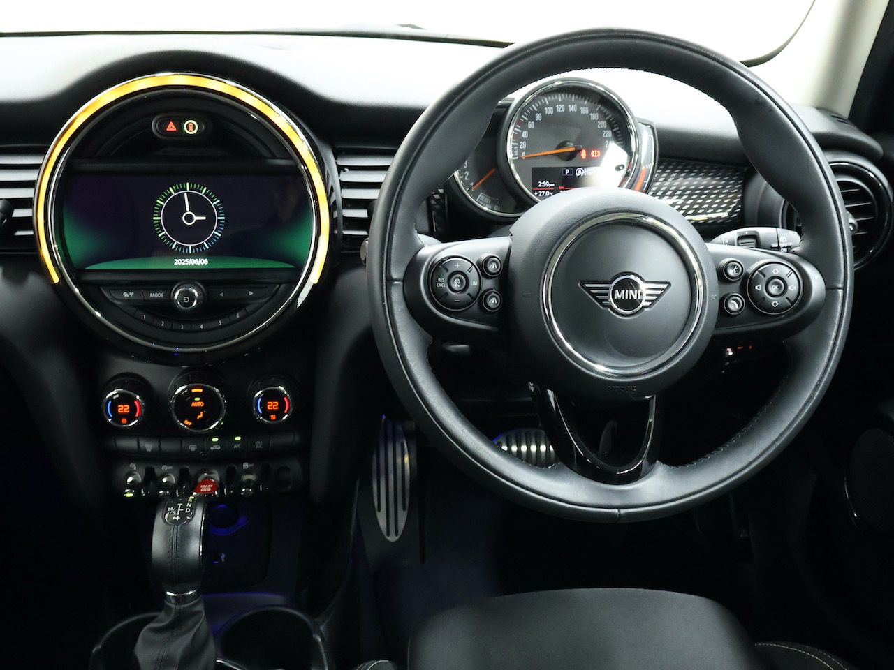F55 COOPER S D(AT)