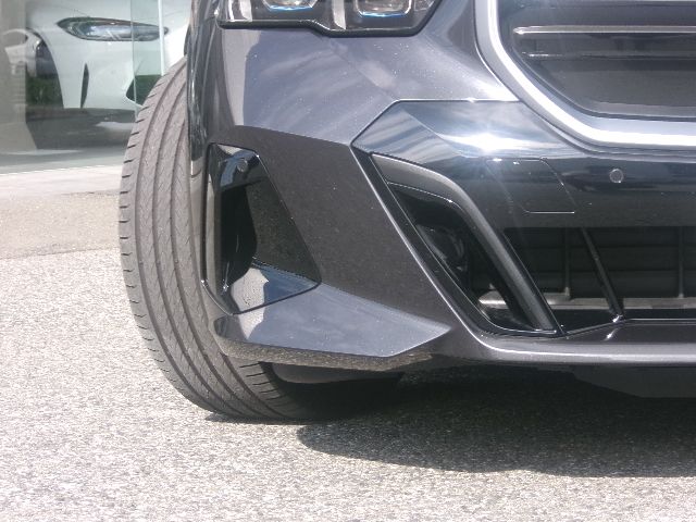 BMW i5 M60 xDrive Sedan RHD