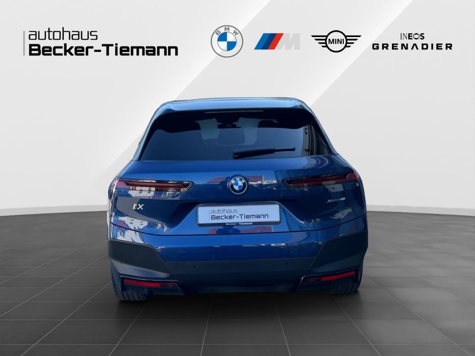 BMW iX