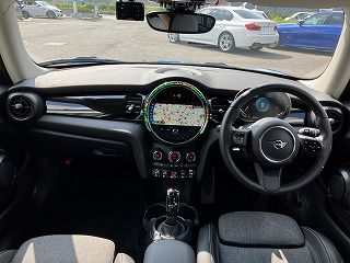 MINI Cooper F56 RHD