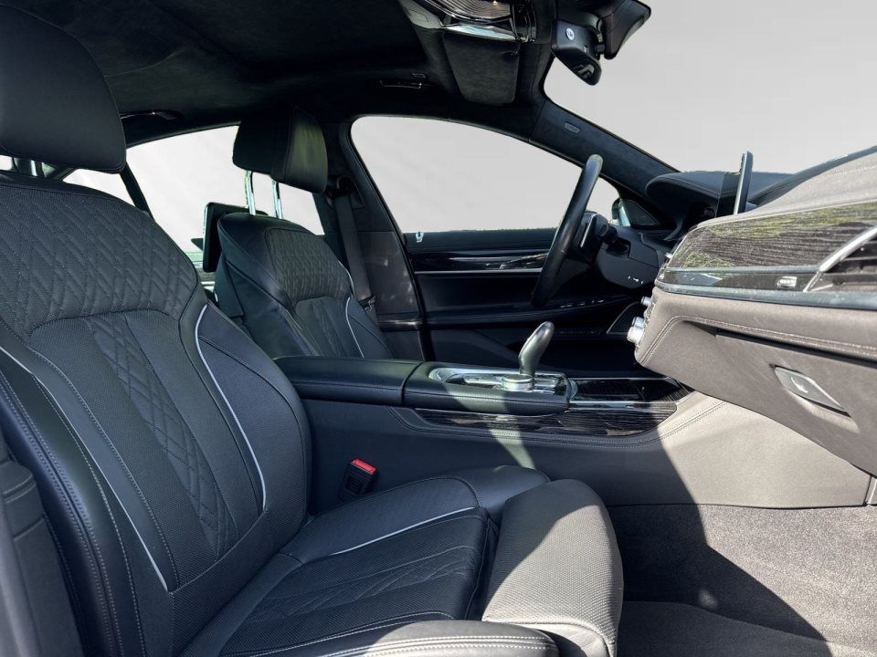 BMW 740
