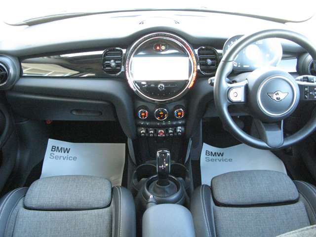 MINI Cooper F56 RHD