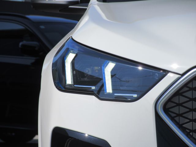 iX2 xDrive30 MSP