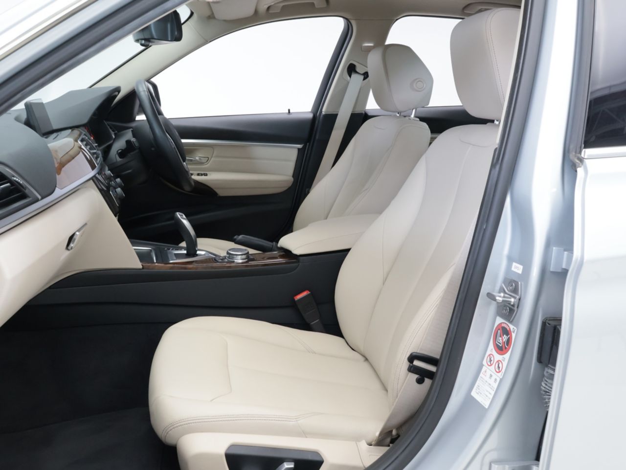 330E IPERFORMANCE SEDAN RHD