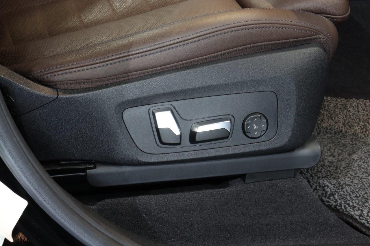 G01 X3 M40i RHD LCI ZA