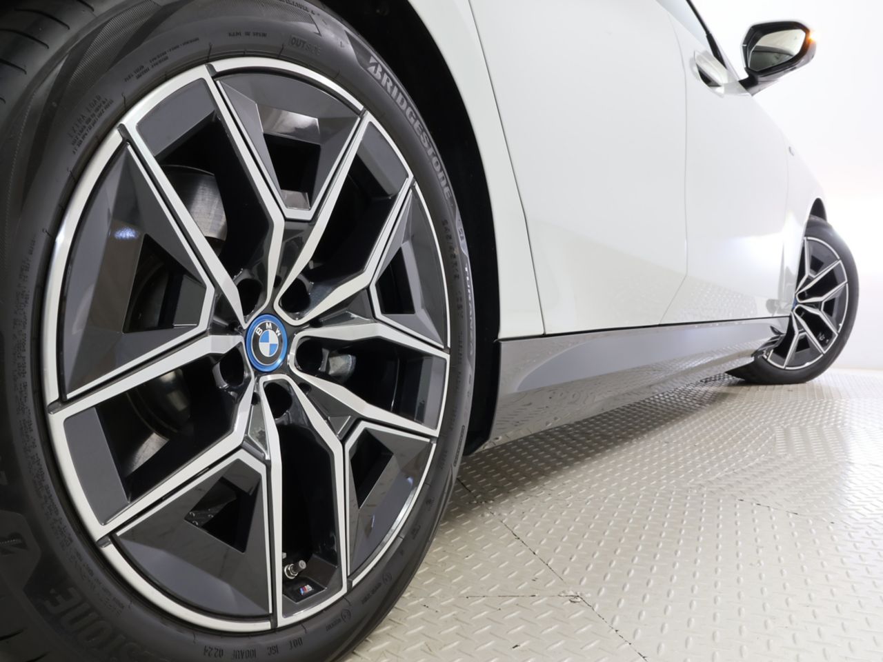 BMW i5 eDrive40 Sedan RHD