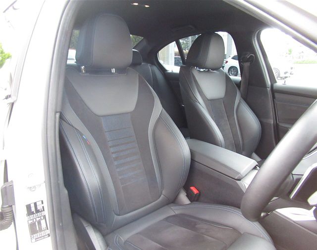 G20 320i Saloon RHD TU