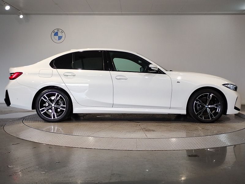 320d xDrive Berline RHD