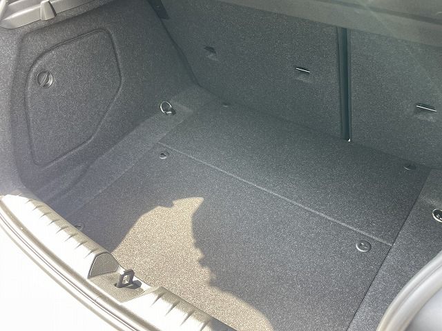 118D 5DOOR RHD